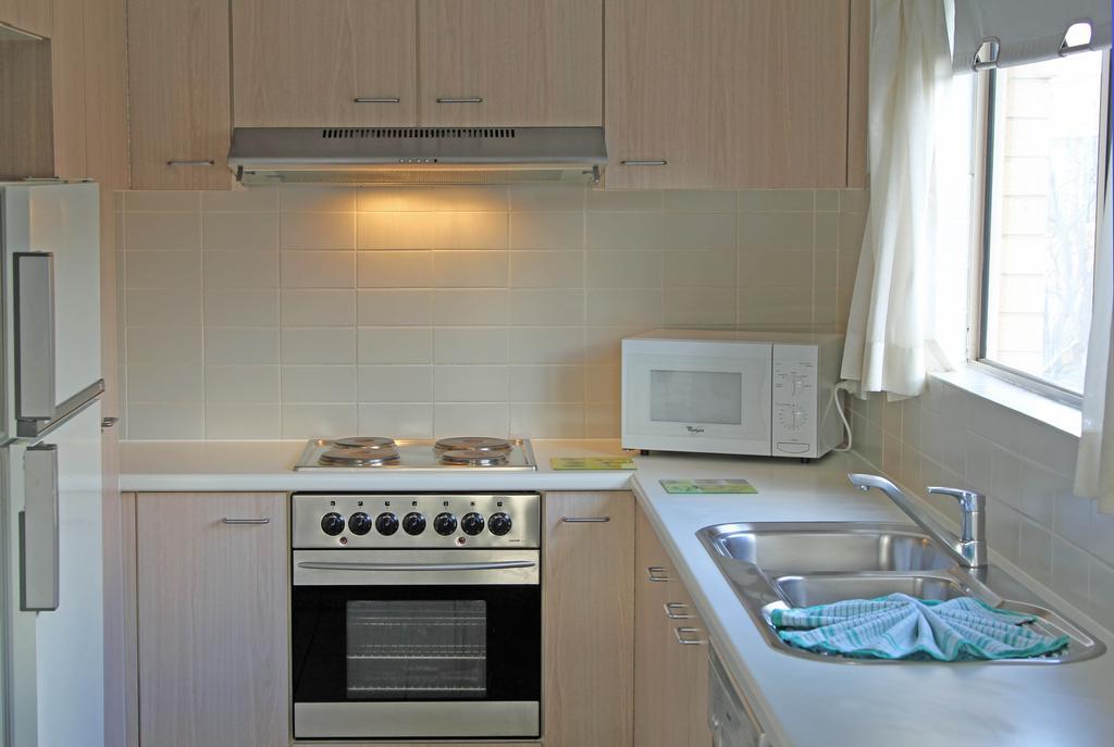 Kingston Terrace Serviced Apartments Канбера Стая снимка